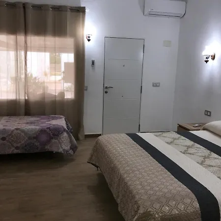 Pensión Casa Raices Del Montgo *